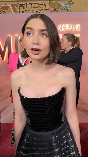 Lily Collins Hot leaked photo #98