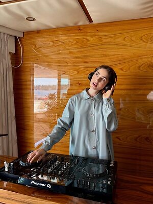 Lily Collins leaked photo #7