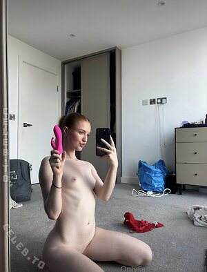 Lily Oneill photo