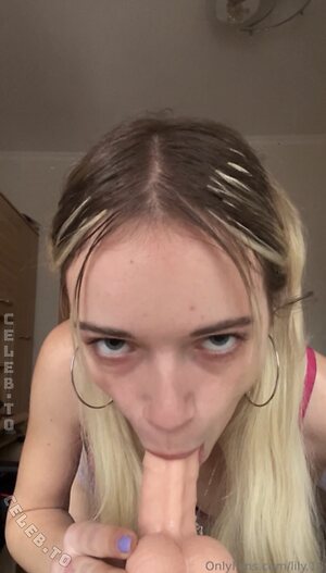 lily.18 Nude Leaked Photo #14