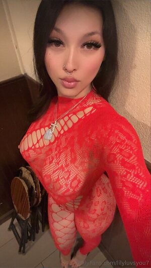 lilyluvsyou7 leaked photo #2