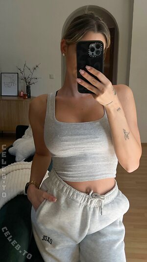 Lina Hennig Nude Leaked Photo #14