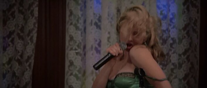 Linda Cardellini leaked photo #225
