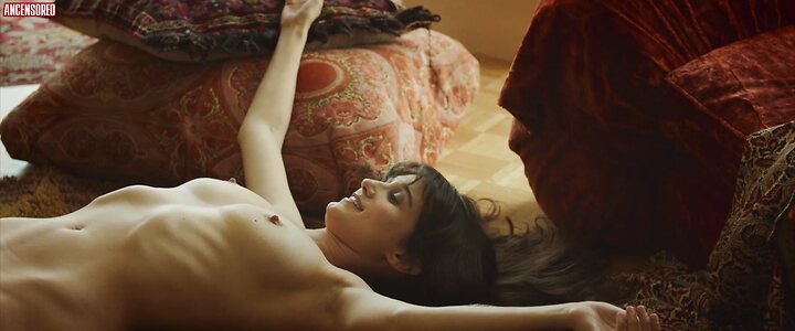 Linda Caridi Nude Leaked Photo #3
