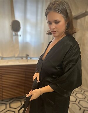 Linda Crews leaked photo #10
