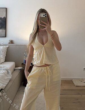 Linda Gleiber Nude Leaked Photo #14