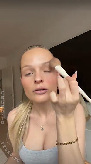 Linda Gleiber Nude Leaked Photo #17