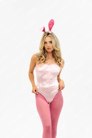 Lindsay Brewer leaked photo #8