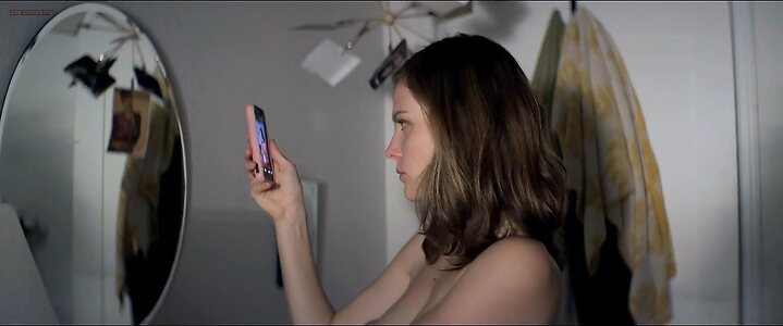 Lindsay Burdge leaked photo #5