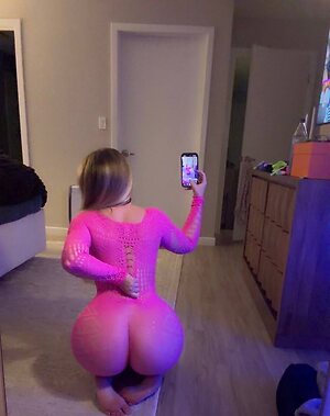 Lindsay Capuano leaked photo #57