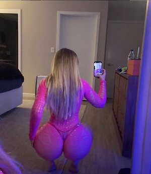 Lindsay Capuano leaked photo #60