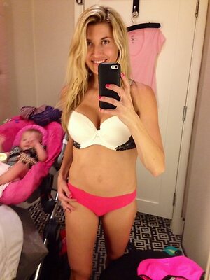 Lindsay Clubine Nude Leaked Photo #37
