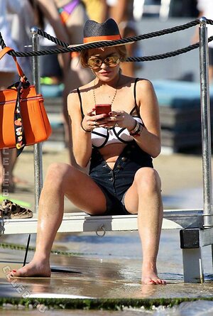 Lindsay Lohan Nude Leaked Photo #56