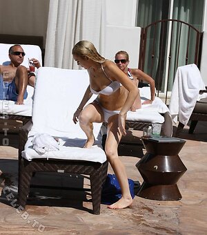 Lindsay Lohan Nude Leaked Photo #208