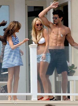 Lindsay Lohan Nude Leaked Photo #229