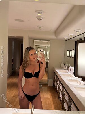 Lindsay Marie Brewer Nude Leaked Photo #57