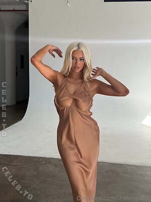 Lindsey Pelas