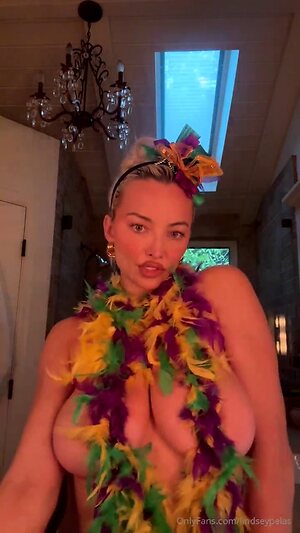 Lindsey Pelas leaked photo #205