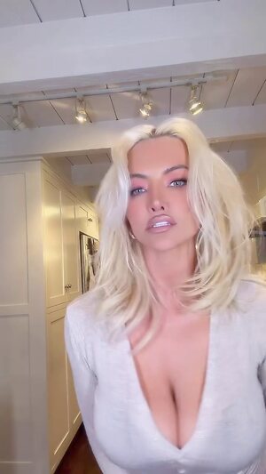 Lindsey Pelas leaked photo #290