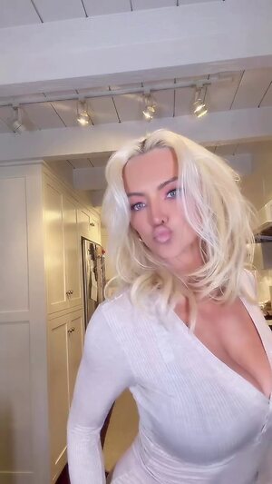 Lindsey Pelas leaked photo #291