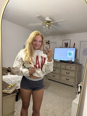 Lindshough onlyfans leaked photo #12