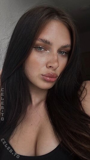 Line0.7 Nude Leaked Photo #7