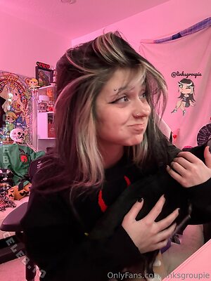 Linksgroupie Nude Leaked Photo #37