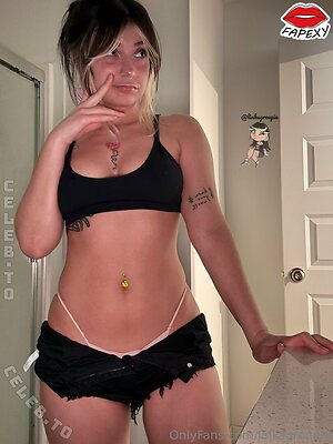 Linksgroupie Nude Leaked Photo #175