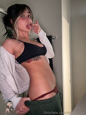 Linksgroupie Nude Leaked Photo #249