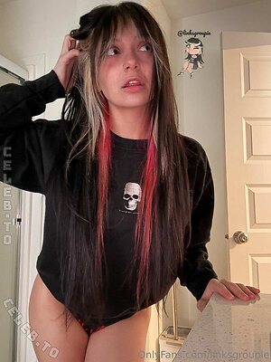 Linksgroupie Nude Leaked Photo #366