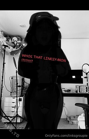 Linksgroupie Nude Leaked Photo #420