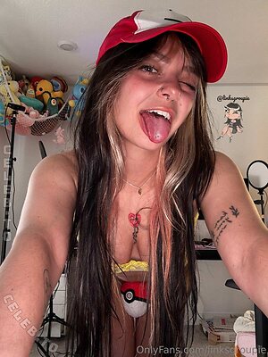 Linksgroupie Nude Leaked Photo #423