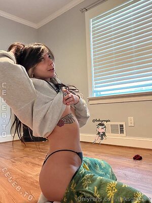 Linksgroupie Nude Leaked Photo #596