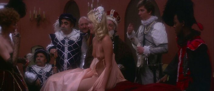 Linnea Quigley leaked photo #4