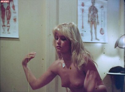 Linnea Quigley leaked photo #11