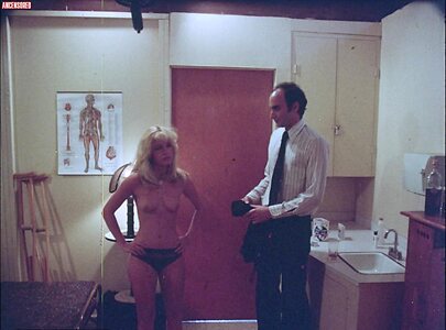 Linnea Quigley leaked photo #13