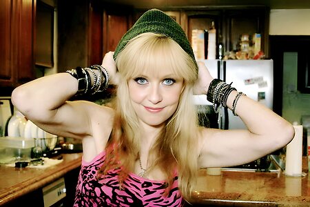 Linnea Quigley leaked photo #33