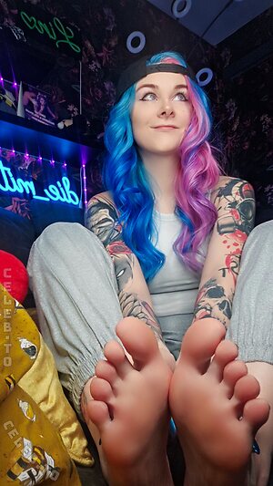 Linspics Nude Leaked Photo #23