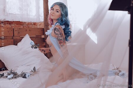 Linspics Nude Leaked Photo #37