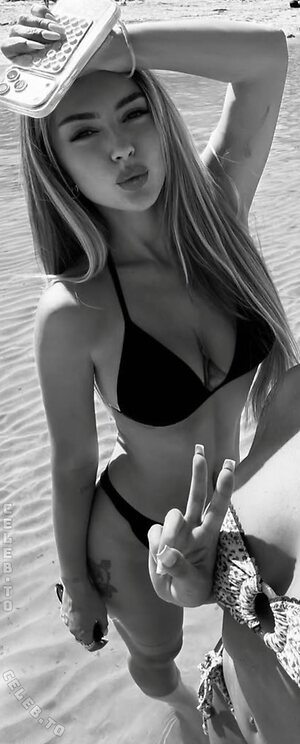 linuschka Nude Leaked Photo #14