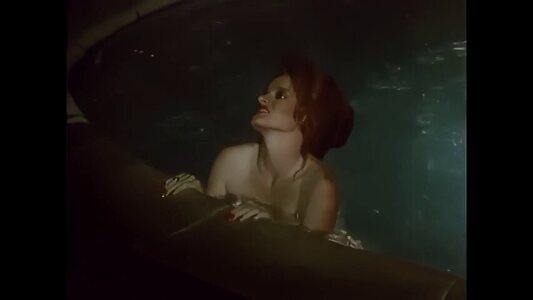 Lisa De Leeuw leaked photo #6