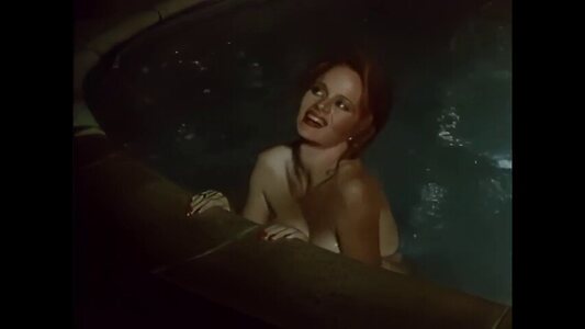 Lisa De Leeuw leaked photo #8
