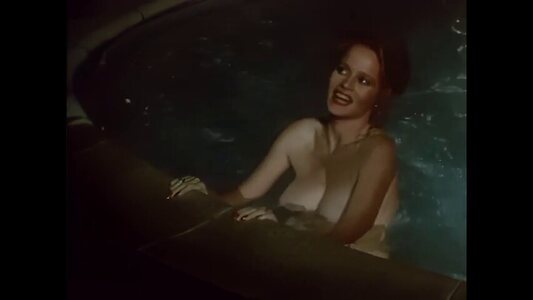 Lisa De Leeuw leaked photo #9