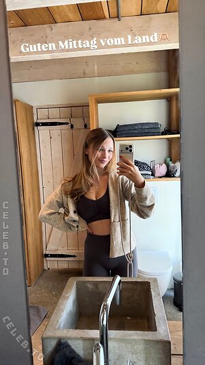 Lisa Küppers Nude Leaked Photo #7