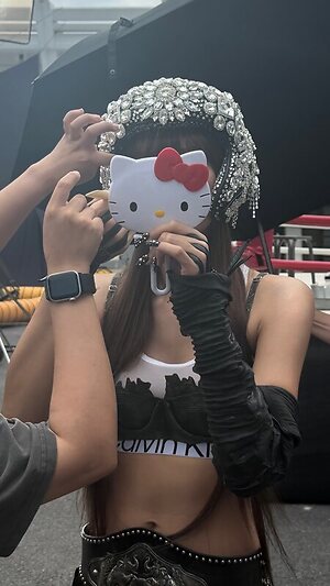 Lisa leaked photo #29