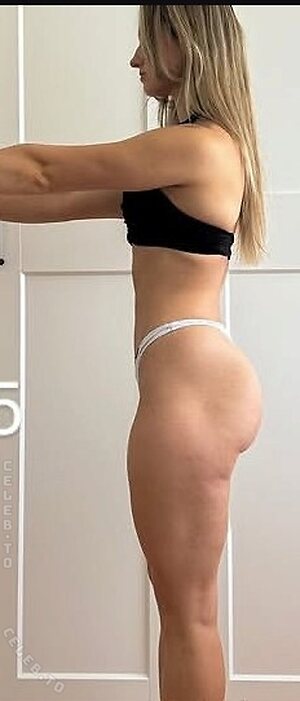 Lisaamarie.e Nude Leaked Photo #12