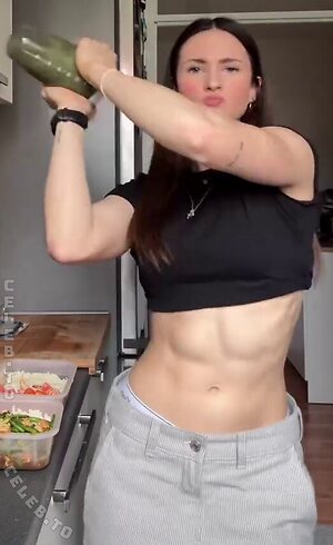 Lisaamarie.e More Nude Photos