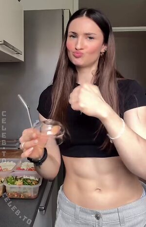Lisaamarie.e Nude Photos