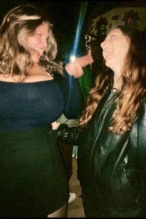 Lisa’s leaked photo #25