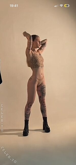 Lisaxptc Nude Leaked Photo #29